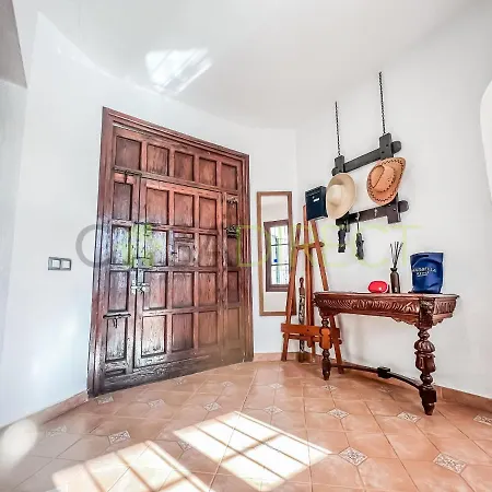 Private And Exclusive 3 Bedroom In *